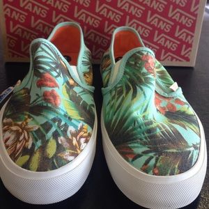 vans comina