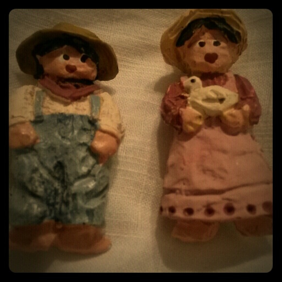 Brooches. Pins
