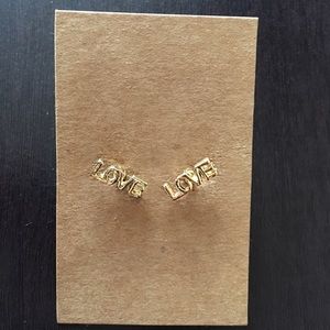 FREE EARRINGS!!! 🎉🎉🎁🎁