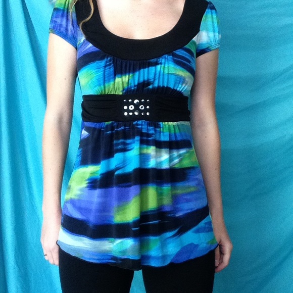 Nice Colorful Top - Picture 3 of 4