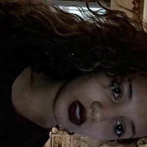 Meet your Posher, Stevi