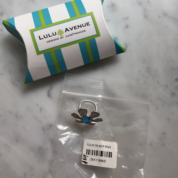 Selling a "Fleur De Mer Ring" - Picture 4 of 4