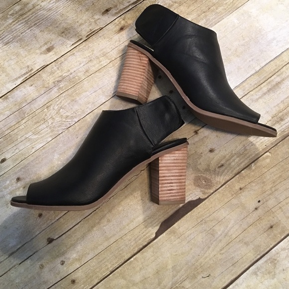 Mossimo Shoes - 💐Just In💐Black Bootie Like New Size 8 3" Heel