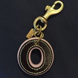 Coach "O" charm