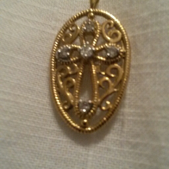 14kt diamond and gold cross pendant