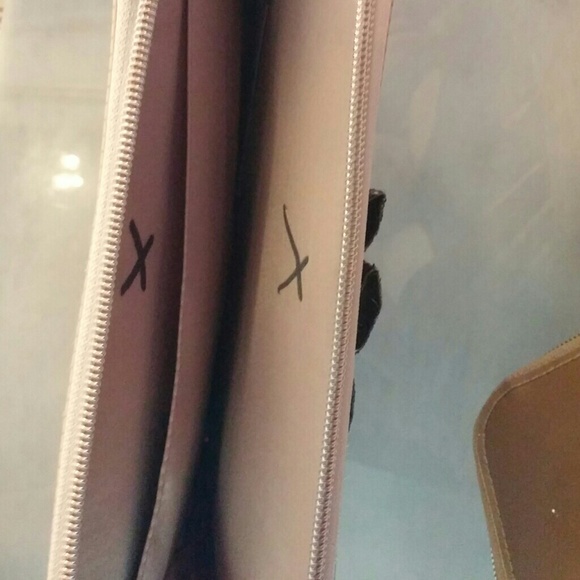 Ted Baker Tablet Case - Picture 2 of 4