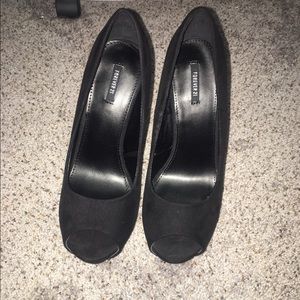 ✨✨BRAND NEW✨✨ Forever 21 mini platform heels