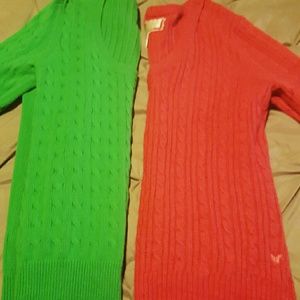 2 American Eagle Sweatera