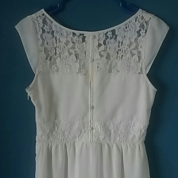 AE Cream Lace Dress - Picture 2 of 3
