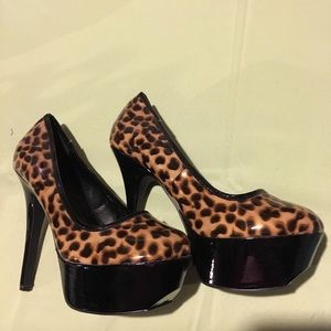 NWOT Charlotte Russe leopard platform heels