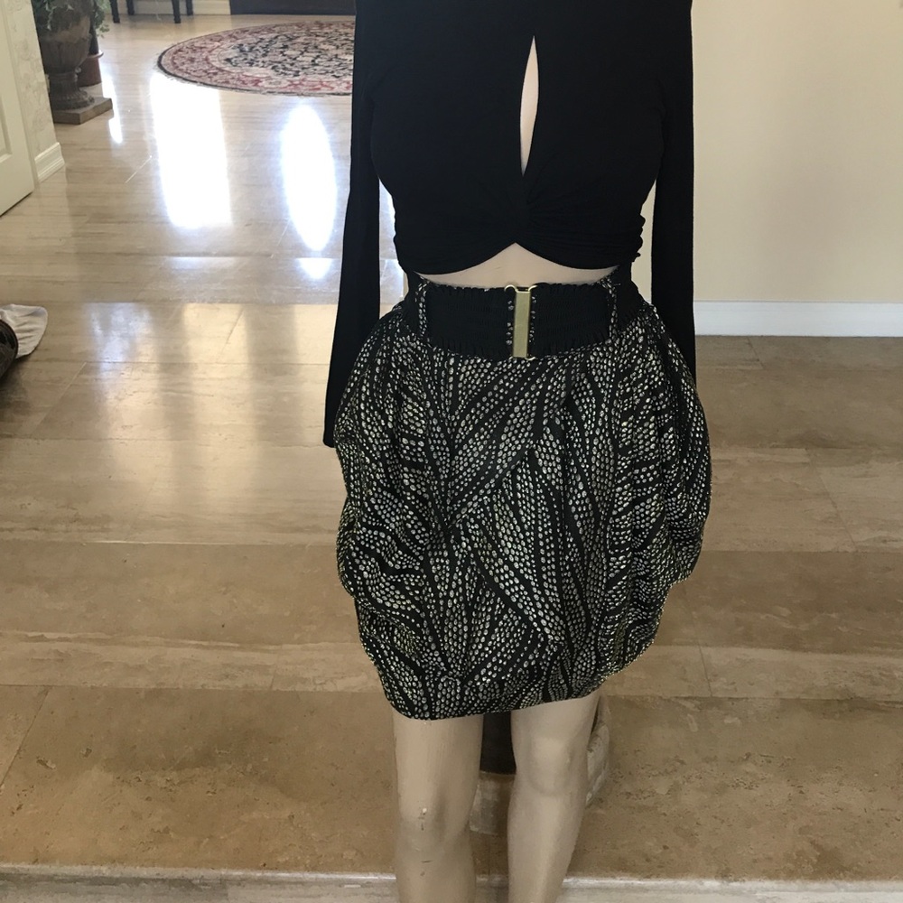 H&M skirt black and gold size US 4 EUR 34 new!