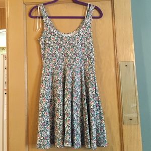 Sleeveless floral dress