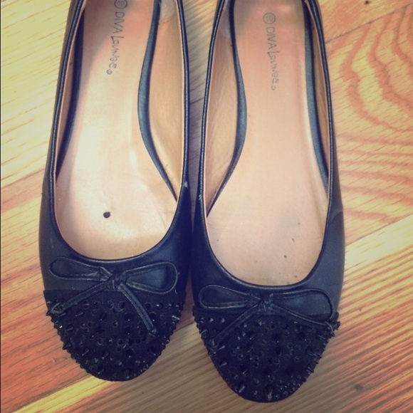 Black Flats w/ bow detail and spikes, size 10