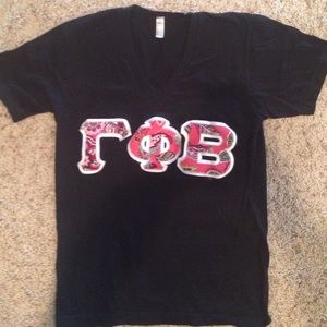 gamma phi beta V-neck t-shirt