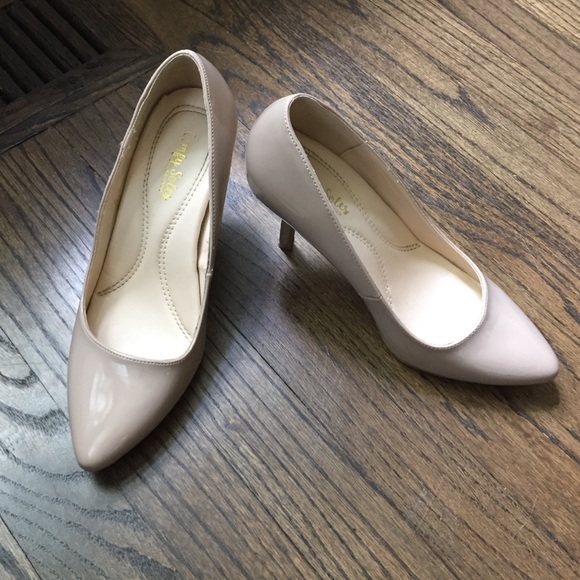 Comfy Soles patent nude pumps