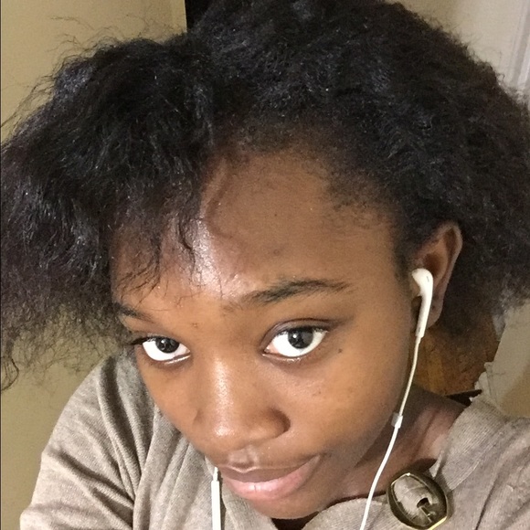 Meet your Posher, Yasmine - Picture 1 of 1