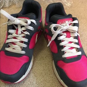 Pink Nike Air Max-will consider offers