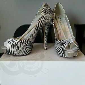 Brand New Shi Heels