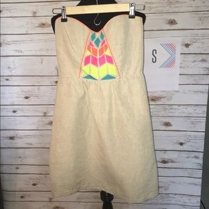 Really cute strapless dress!