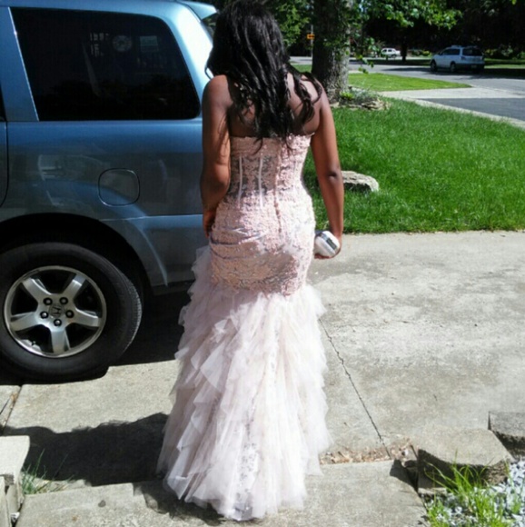 beautiful soft pink prom dress😍 - Picture 3 of 3