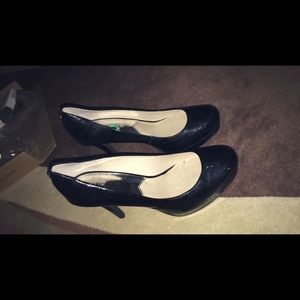 Black Michael Kors pumps. Black Michael Kors pumps.