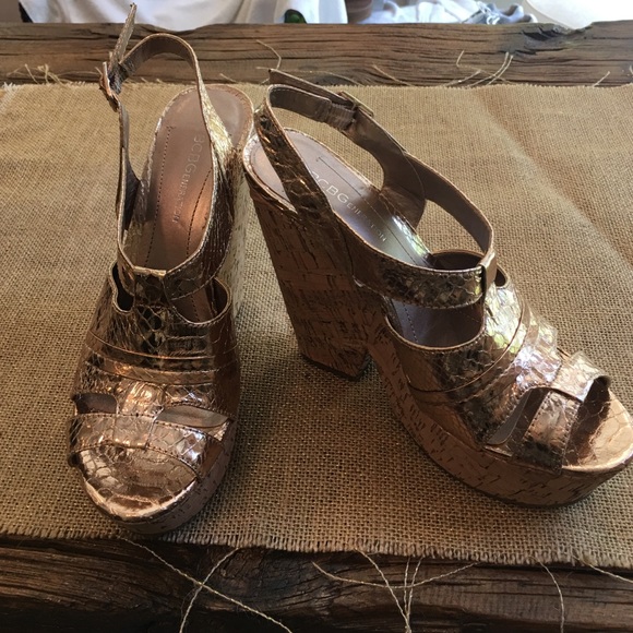 Rose gold platforms 🤑REDUCED