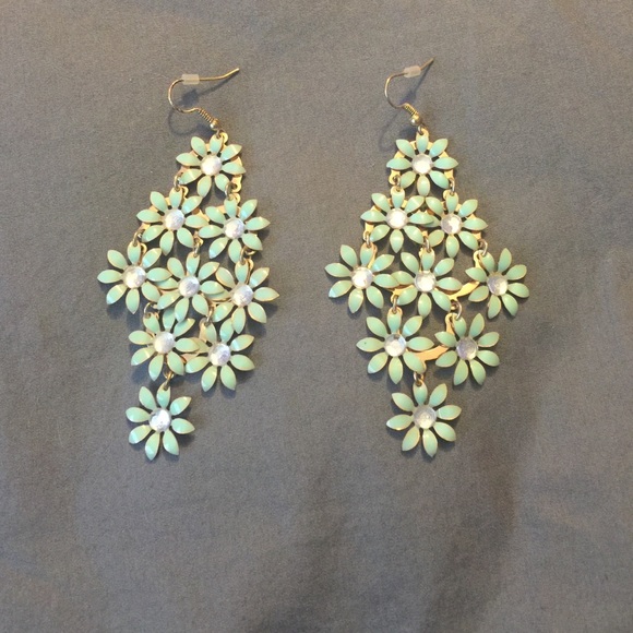 Flowery dangled earrings