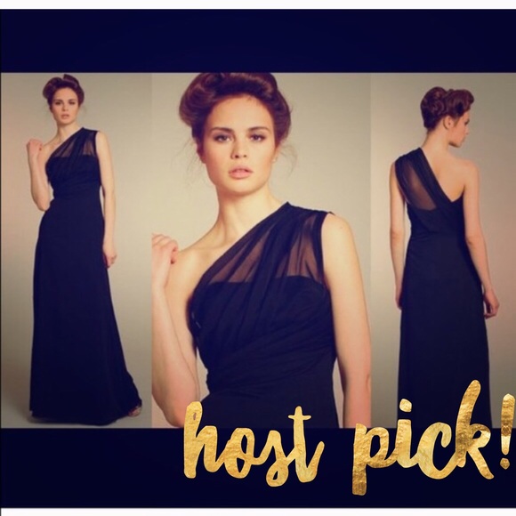 Jim Hjelm Occasions Dresses & Skirts - 🎉ᎻᏢ🎉 one shoulder gown ❤️