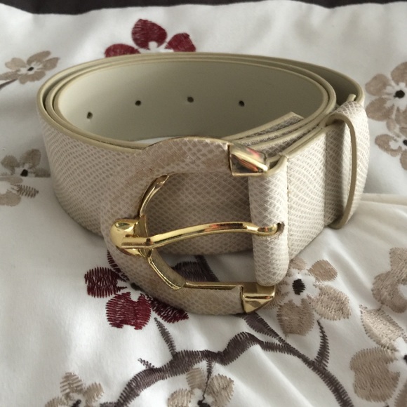 Tahari Cream Gold Accent Belt