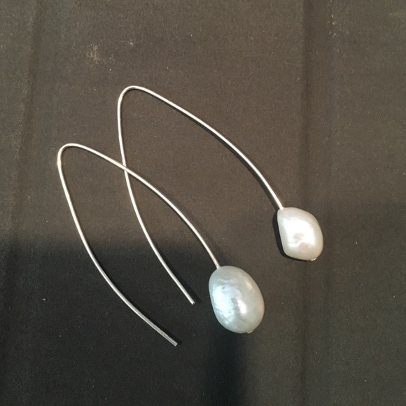 Sterling Silver Mother of Pearl Earrings! - Picture 1 of 1