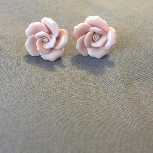 Pale pink Rose earrings