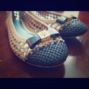 Tory Burch Carlyle Woven Ballet Falts Sand/Black