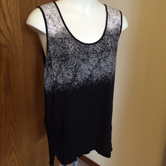 Mossimo sleeveless tank top