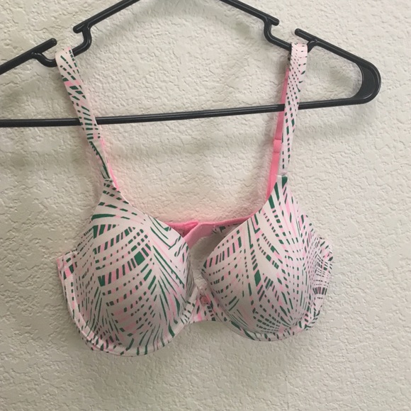Victoria's Secret bras size 32D