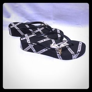 Juicy couture flip flops