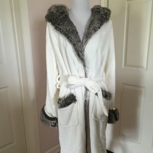 🌾SPRING SALE🌾 Pottery Barn Bathrobe