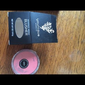 Younique powder blush "sweet"