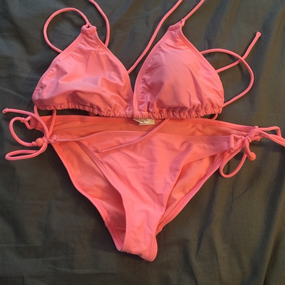 Never worn! Coral bikini set