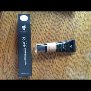 Younique Skin Perfecting Concealer