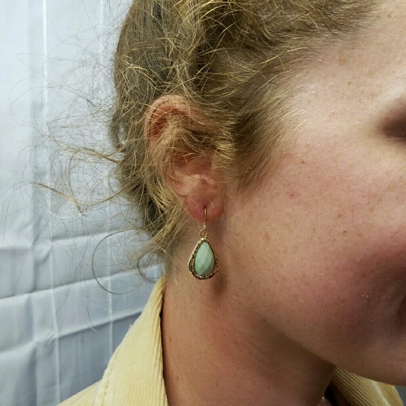 Beachy jewelry set - Picture 2 of 3