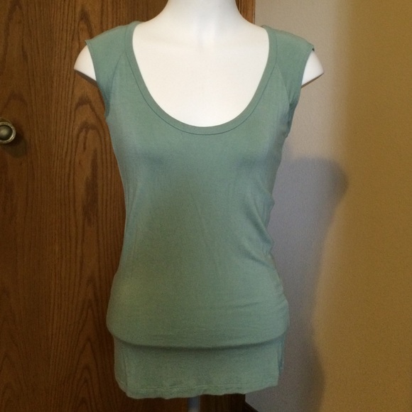 BCBG top - Picture 1 of 4