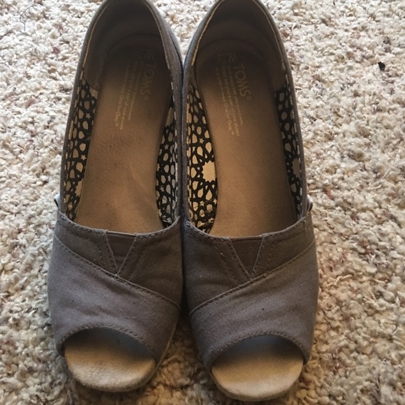 Toms gray wedge