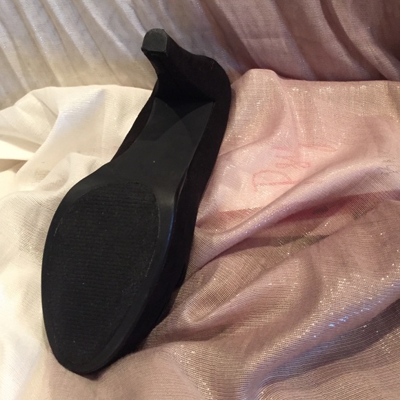 All black suede pumps - Picture 4 of 4