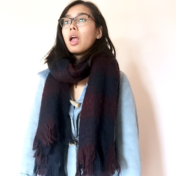 dark blue and maroon blanket scarf