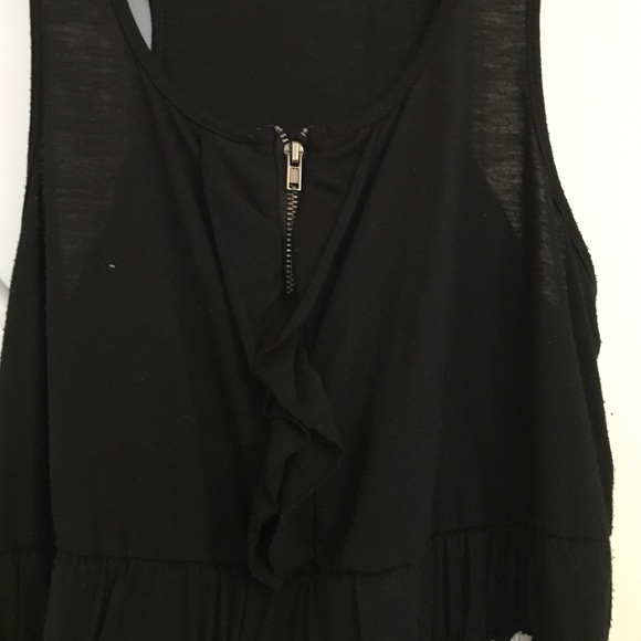 ❤️SOLD❤️ Super Chic Sleeveless Floral Dress🌸🌺🌻 - Picture 3 of 4