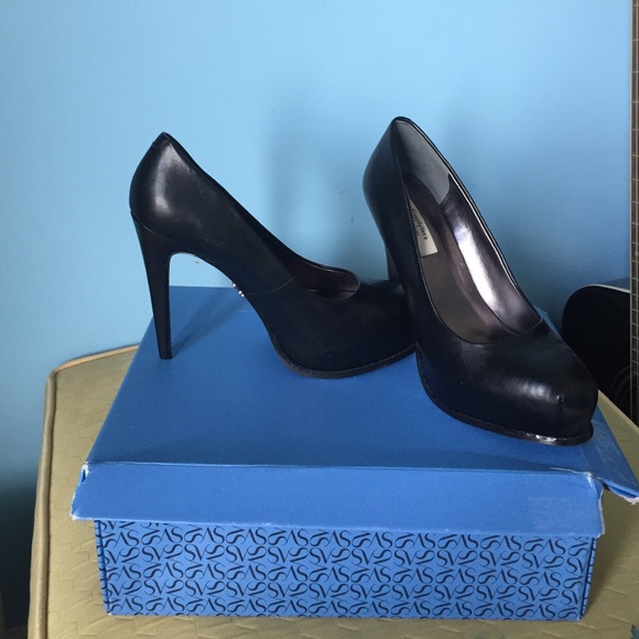 Black Simply Vera Wang Heels