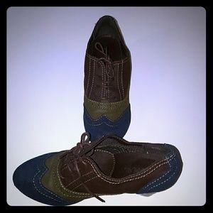 Adorable multicolor Oxford heels