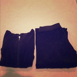 Juicy Couture velvet sweatsuit in all black, P