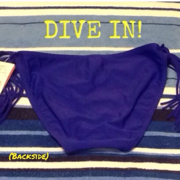 Think Summer⭐️Juniors Malibu Bikini bottoms - Picture 2 of 3