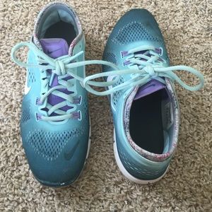 Nike 5.0 tennis shoes